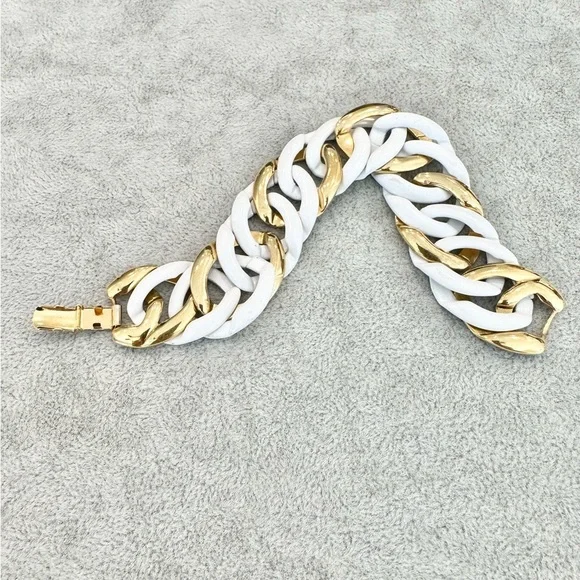 Vintage Signed Napier Shiny Gold Tone White Enamel Chunky Chain Link Bracelet - Picture 3 of 6